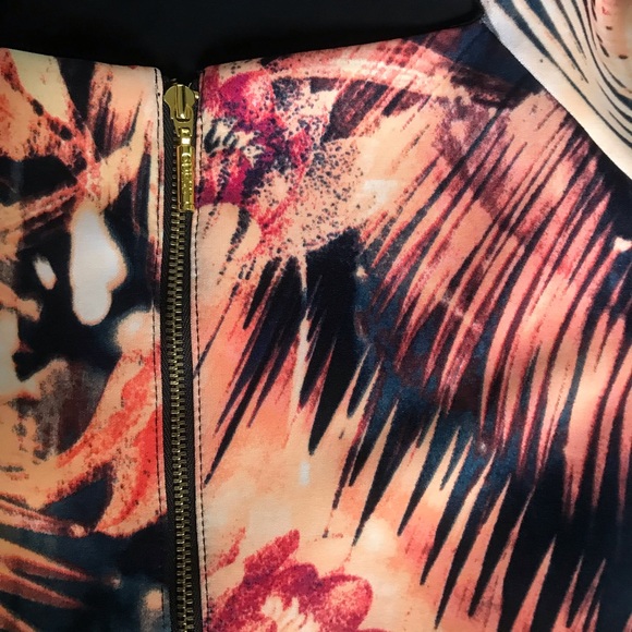 GUESS Summer Escape Crop Top - Coral - Palm — Ltd Edition - XXS - NWT - Picture 5 of 8